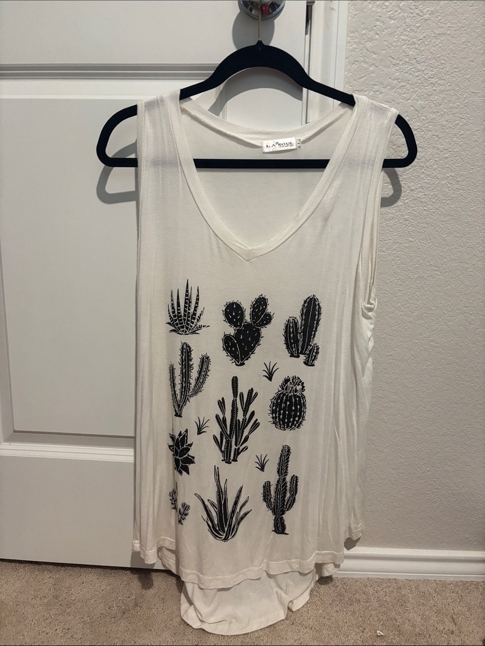 La Cactus White V-Neck Sleeveless Tank Top